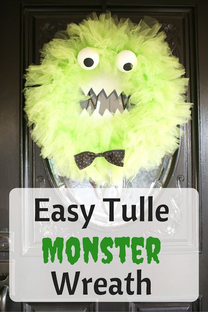 Monster Wreath Nightmare Before Christmas Diy, How To Tie A Knot, Handicraft Ideas, Monster Wreath, Tree Monster, Easy Wreath, Wreath Inspiration, Cute Guy, Dollar Tree Halloween