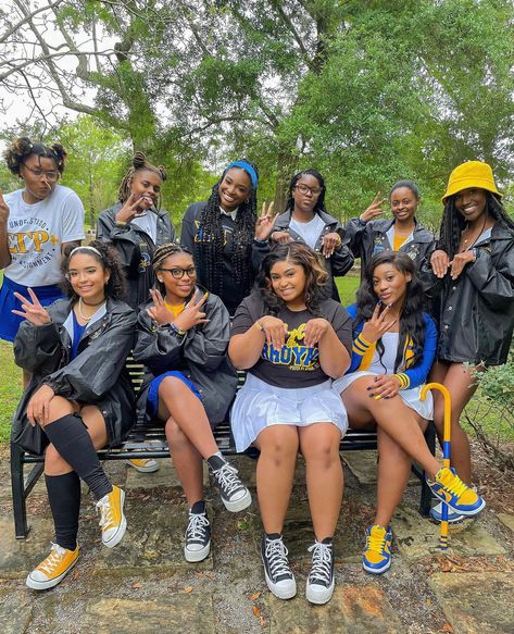 Blue And Yellow Outfit Ideas Black Women, Sgrho Photoshoot Ideas, Sgrho Probate Outfits, Sgrho Photoshoot, Sigma Gamma Rho Outfits, Sigma Gamma Rho Photoshoot, Sigma Gamma Rho Apparel, Sigmaversary Sigma Gamma Rho, Day Out Outfit