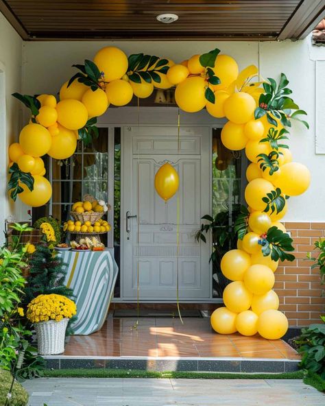 Lemon-Themed Bridal Shower Ideas - HandsomeWedding Lemon Theme Centerpiece Ideas, Lemon Themed Engagement Party Ideas, Summer Bridal Shower Ideas Decorations, Lemoncello Party Decor, Lemon Baby Shower Theme Decorations, Bridal Shower Yellow, Lemon Balloons, Lemon Themed Baby Shower Ideas, Yellow Bridal Shower Ideas