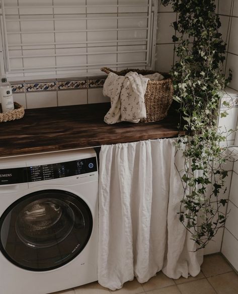 Cottage Core Laundry Room, Cottagecore Laundry Room, Utility Ideas, Cottage Laundry Room, Cottage Core Home Decor, Cottage Core Home, Cottagecore Kitchen, Pantry Laundry Room, Wash Room