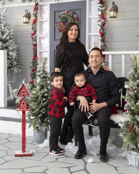 Dec 2019 Christmas Mini Shoot, Family Christmas Pictures Outfits, Christmas Pictures Outfits, Christmas Family Photoshoot, Tree Inspiration, Family Christmas Pictures, Christmas Tree Inspiration, Christmas Family Photos, Christmas Photography