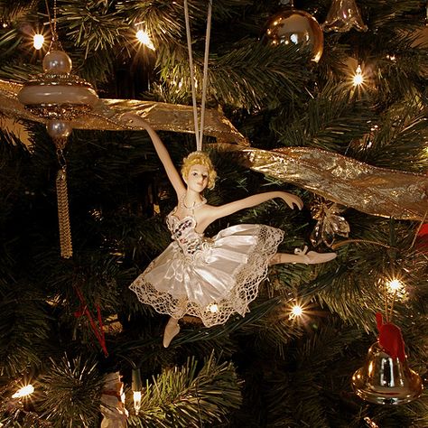 Christmas Ballerina | Flickr - Photo Sharing! Christmas Ballerina, Christmas Pictures Vintage, Merry Christmas Wishes, Christmas Time Is Here, Christmas Fairy, Christmas Mood, Christmas Music, Christmas Love, Christmas Aesthetic