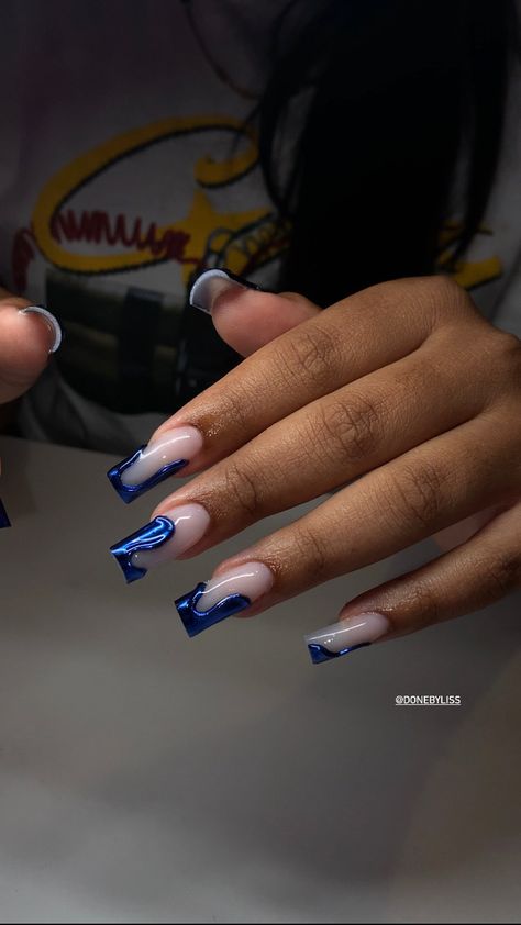 Follow me on the gram🫶🏾 @donebyliss Sapphire Blue Chrome Nails, Dark Blue Cute Nails, Black Blue Acrylic Nails, Blue Nails Ideas Black Women, Blue And Silver Nails For Prom, Blue Chrome Makeup, Nail Designs For Prom Blue, Short Navy Blue Nails Acrylic, Blue And Silver Nail Designs Prom