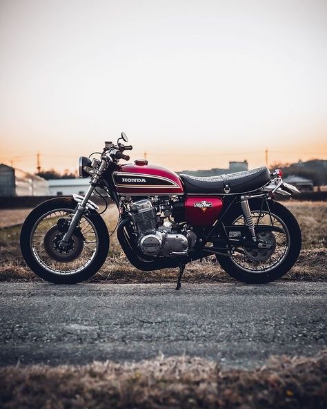 Brat Bikes, Cb 750 Cafe Racer, Cb750 Cafe, Cb750 Cafe Racer, Brat Bike, Bike Engine, Motorcycle Aesthetic, Cb 750, Retro Bike