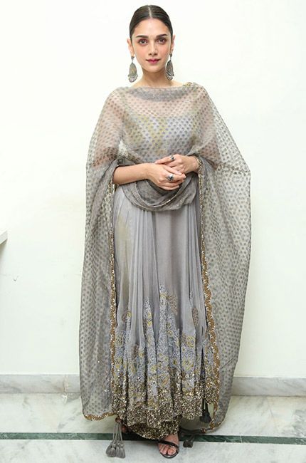 Aditi Rao Hydari Indian Outfits, Aditi Rao Hydari Indian, Traditional Dress Indian, ��भारतीय दुल्हन संबंधी, Actress Dress, Grey Outfits, डिजाइनर कपड़े, Aditi Rao Hydari, Aditi Rao