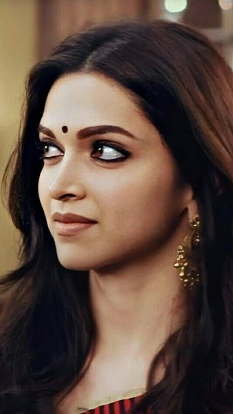 Piku Deepika Padukone Makeup, Piku Deepika Padukone Aesthetic, Piku Deepika Padukone Outfit, Deepika Padukone Aesthetic, Deepika Padukone Makeup, Bollywood Makeup, Dipika Padukone, Bollywood Theme, Deepika Padukone Style