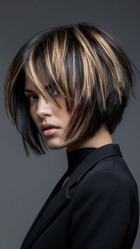 Emo Haircuts Short, Short Cuts For Round Faces, Round Face Haircuts Short, Short Choppy Bob Haircuts, Bridal Hairstyles Down, Bob Layered Haircut, Short Layered Bob, Choppy Bob Hairstyles For Fine Hair, Choppy Bob Haircuts