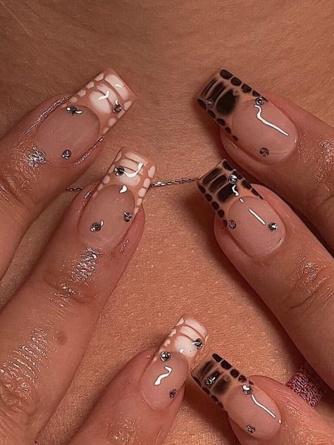 Design Nails Acrylic, Ongles Beiges, Snake Skin Nails, Brown Nail Designs, Brown Nail Art, Orange Nail Designs, Brown Nails Design, Brown Nail, Fall Manicure