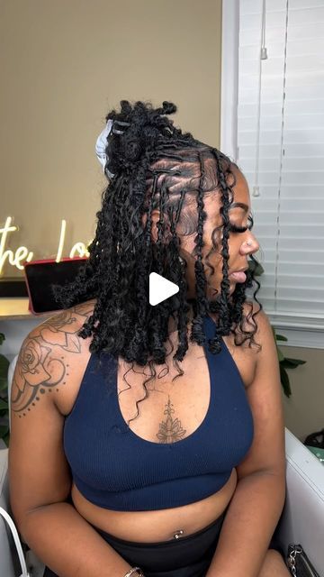 TheLocGuru,LLC🐐 on Instagram: "Soft Locs 2.0 😍 with curls 

June books are open 🥳

YOUR HAIR IS YOUR CROWN , WEAR IT SIS👸🏾💕

TheLocGuru

#NcStylist #insvisiblelocs #islandtwist #jahlocs #fauxlocs #distressedlocs #boholocs #nclocs #butterflylocs #altstylist #Charlottestylist #bohotwist #softlocsNc" Boho Locs Natural Hair, Soft Locs With Curls Short, Bohemian Locs Styles, Bob Soft Locs Hairstyles, Soft Loc Bob With Curls, Short Boho Locs With Curls, Short Soft Locs With Curls, Boho Soft Locs Bob, Short Locs With Curls