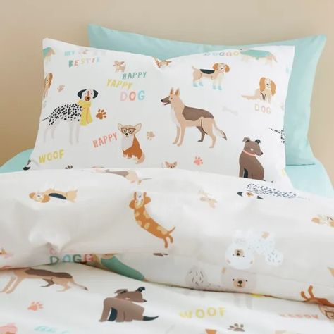 Girls Dog Themed Bedroom, Dog Themed Bedroom, Themed Bedroom, Dog Decor, Dog Themed, Girl And Dog, Bedroom Themes, Vintage Girls, Happy Dogs