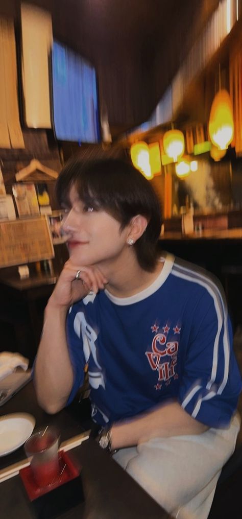 Joshua Core Aesthetic, Hong Joshua Wallpaper, Seventeen Keyboard Wallpaper, Hong Jisoo Boyfriend Material, Joshua Boyfriend Material Wallpaper, Joshua Hong Wallpaper Boyfriend, Joshua Bf Material, Joshua Svt Wallpaper, Joshua Wallpaper Lockscreen