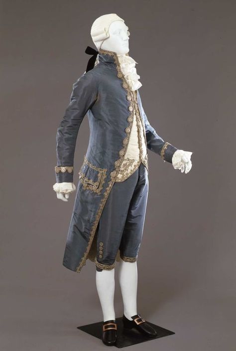 Kitty Pridden on Twitter: "#FridayNightFrills Late 18th Century men's 3 piece court suit, silk taffeta and silver thread embroidery… " 18th Century Mens Fashion, Rococo Fashion, 18th Century Costume, 18th Century Clothing, 18th Century Fashion, Period Outfit, Century Clothing, Full Dress, Historical Costume