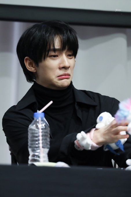 Hyunjin Shocked, Funny Hyunjin, Hyunjin Funny, Hyunjin Pictures, Hyunjin Memes, Skz Random, Gone Days, Shocked Face, Exo Funny