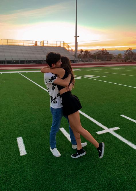 Romantic Photos Aesthetic, Couple Football, Football Sunset, Sunrise Couple, Romantic Scenes Relationships, Alphabet Dating, Soccer Couples, Sunset Pic, Creative Life Quotes