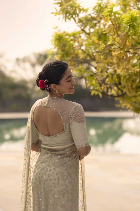 Brocade Saree, Backless Blouse Designs, Traditional Blouse Designs, Fashionable Saree Blouse Designs, Rashmika Mandanna, Blouse Back Neck Designs, Saree Poses, Back Neck Designs, Elegant Blouse Designs