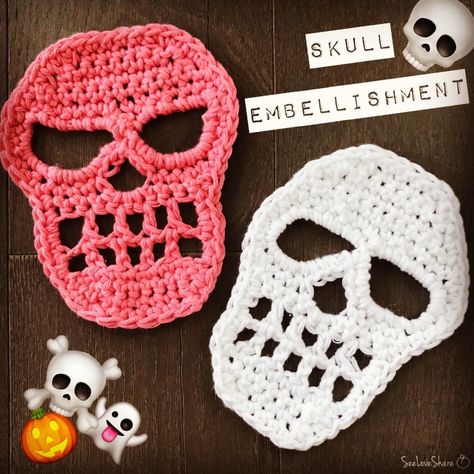 SeeLoveShare Crochet Skull Pattern, Crochet Skull Patterns, Blanket Tutorial, Crochet Skull, Halloween Crochet Patterns, Skull Pattern, Holiday Crochet, Square Crochet, Applique Pattern