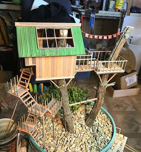 Miniature Treehouse Diy, Mini Treehouse For Plants, Miniature Treehouse, Fantasy Treehouse, In House Plants, Tree House Diy, Cool Tree Houses, Diy Jewlery, Miniature Trees