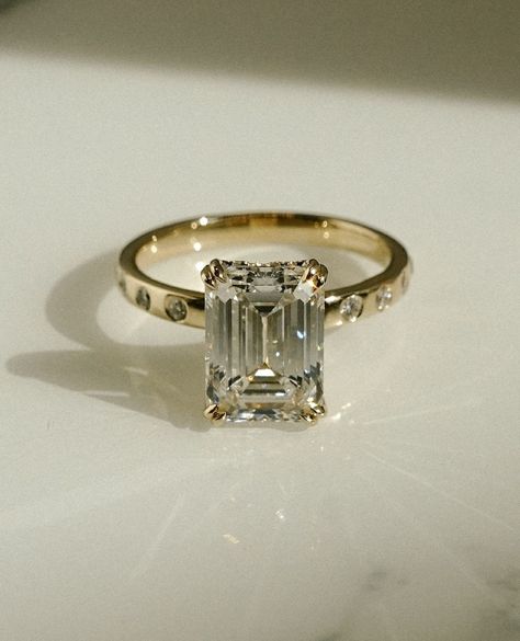 Emerald cut engagement rings