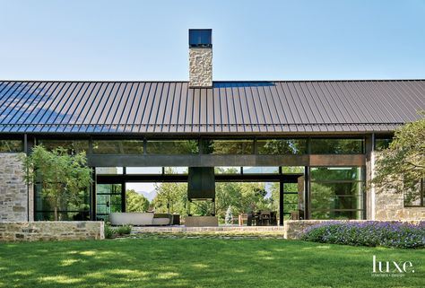 Surround Architecture, Casa Country, Party Barn, Modern Barn House, Glass Walls, Modern Farmhouse Exterior, Casa Exterior, Cottage Ideas, Barn Style House