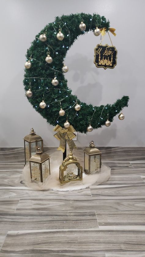 Eid Al Fitr Decorations, Deco Eid Mubarak, Eid Decoration Ideas Home, Ramadan Tree, Ramadan Table Decor, Eid Ul Fitr Decorations, Diy Eid Decorations, Decoraciones Ramadan, Eid Mubarek