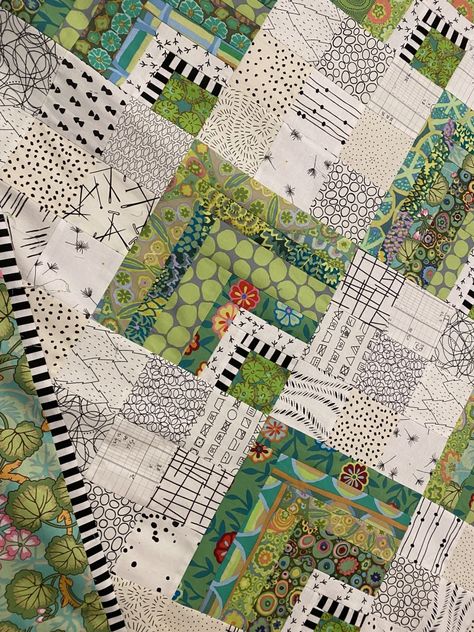 Green KFC and Low Volume Quilt is Done – agilejack Green Scrappy Quilts, Green Batik Quilt Ideas, Monochromatic Quilt, Green Quilts, Log Cabin Block, Log Cabin Blocks, Low Volume Quilt, Charity Quilts, Log Cabin Quilt Pattern