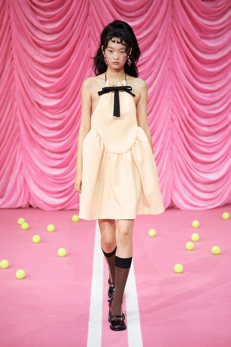 Shu Shu Tong, Wes Anderson Style, Feminine Vibes, Shushu Tong, Vogue Editorial, Ballerina Style, Denim Trends, Dresses Pants, Biker Style