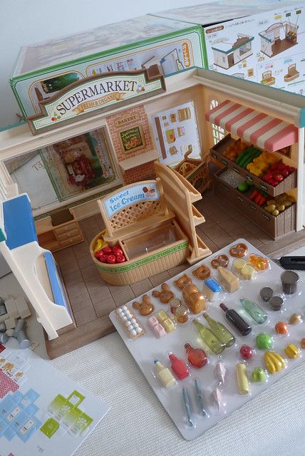 Sylvanian Families Aesthetic, Toy Aesthetic, Toys Aesthetic, Rement Miniatures, Calico Critters Families, Mini Toys, Mini Stuff, Set It Up, Diy Doll Miniatures