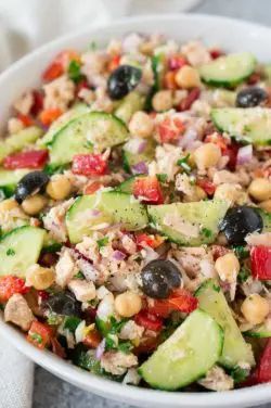 Tuna Fish Salad, Best Tuna Salad Recipe, Mediterranean Tuna, Mediterranean Tuna Salad, Best Tuna Salad, Salad Appetizer Cups, Resep Salad, Tuna Salad Recipe, Diner Recept