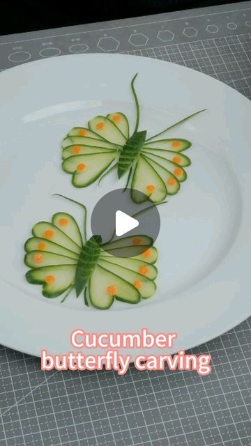 Fruit Decorations, Fruit Art, Edible Art, Food Presentation, Food Design, Food Styling, Cucumber, Carving