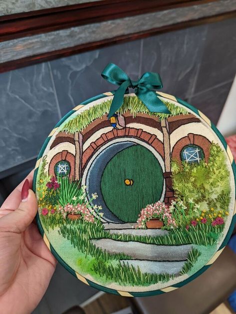 Hobbit Hole, Needlework Patterns, 자수 디자인, Hand Embroidery Art, Embroidery Craft, Embroidery Inspiration, Diy Embroidery, Embroidery And Stitching, Beautiful Embroidery