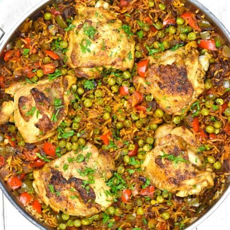 One Pan Spanish Chicken and Rice Spanish Chicken And Rice, Chicken And Rice Recipe, Chicken And Rice Dishes, Spanish Chicken, Easy Chicken And Rice, One Pot Dinners, One Pan Chicken, Rice Varieties, Jollof Rice