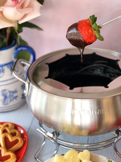 We are bringing a Chocolate Fondue party to celebrate National Chocolate Lovers Month thanks to Cuisinart (sponsored). This chocolate fondue recipe has three ingredients and takes no time. We are using melting chocolate (dark, milky, and white), heavy cream, and almond liqueur. For the best results, we recommend the use of the Cuisinart Electric Fondue Set. #fondue #savorthegoodlife #cuisinart #chocolatelovers #chocolateloversmonth Chocolate Fondue In Fondue Pot, Chocolate Fondue Recipe For Fondue Pot, Best Chocolate Fondue Recipe, Fondue Ideas Chocolate, Chocolate Fondue Recipe Melting Pot, Fondue Pot Recipes, Dark Chocolate Fondue Recipe, Chocolate Fondue Party, Milk Chocolate Fondue