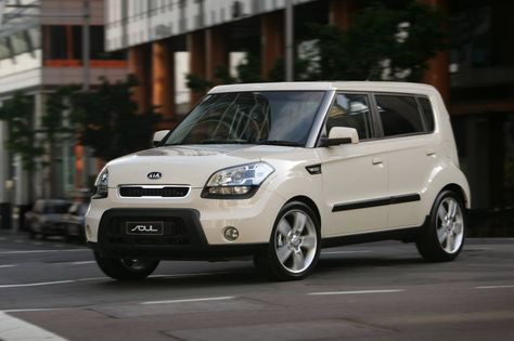 Kia Soul Carros Kia, Cars Drive, Dark Books, My Little Monster, Summer Goals, Kia Soul, Car Girl, Car Stuff, My Dream Car