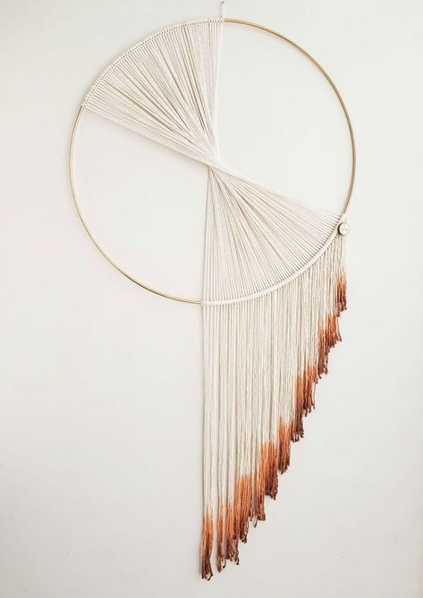 Hoop Weaving, Diy Wall Hanging Yarn, فن النسيج, Macrame Circle, Pola Macrame, Macrame Wall Hanging Tutorial, Boho Crafts Diy, Macrame Knots Tutorial, Yarn Wall Art