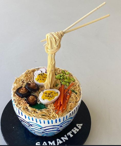 Noodle Cake Ideas, Ramen Noodle Cake Design, Ramen Bowl Cake, Foodie Cake Design, Ramen Cake Design, Unique Cake Pops, Sushi Cake Birthday, Ramen Cake, Cakes That Look Like Food