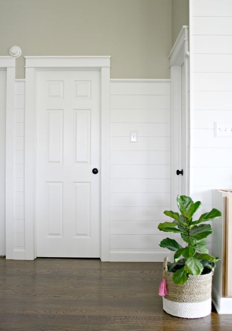 The various molding and trim looks you can add to your house with full tutorials. Includes shiplap, board and batten and wainscoting looks. Farmhouse Door Trim, Brick Fireplace Log Burner, Distress Wood, Faux Wall, White Shiplap Wall, Black Fireplace, Thrifty Decor Chick, Shiplap Accent Wall, Thrifty Diy