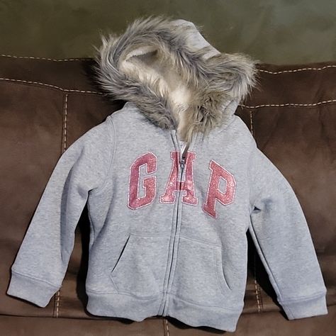 Nwt Gap Faux Fur Hooded Sweatshirt Size 4yrs . Gray With Pink Sparkle Gap On The Front Inside Is Lined With A Soft Material As Pictured. Early 2000s Outfits, Faux Fur Lined Coat, Gap Style, Gap Outfits, 2000s Clothes, Fur Hoodie, Outfit Inspo Casual, Pink Sparkle, Cute Simple Outfits