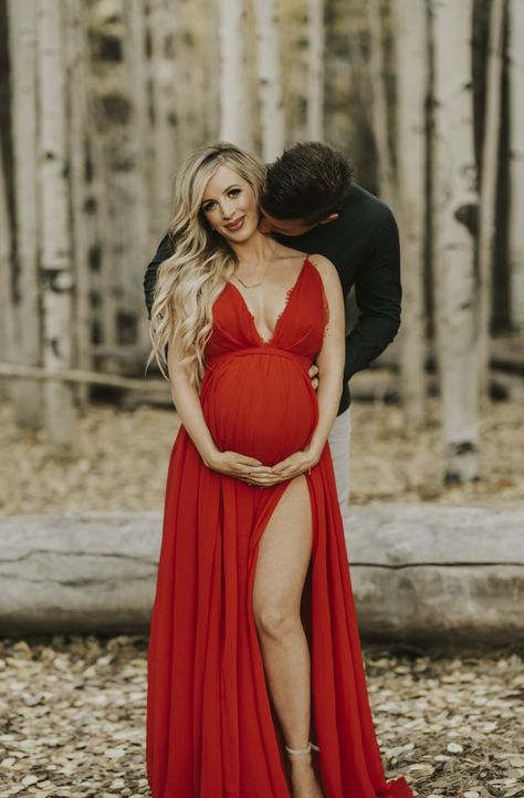 Valentines Day Maternity Photoshoot, Valentines Maternity Pictures, Valentine Maternity Photoshoot, Split Dress Maternity Photos, Valentines Maternity Photoshoot, Valentine’s Day Maternity Shoot, Maternity Red Dress, Shooting Pose, Maternity Outfits For Photoshoot