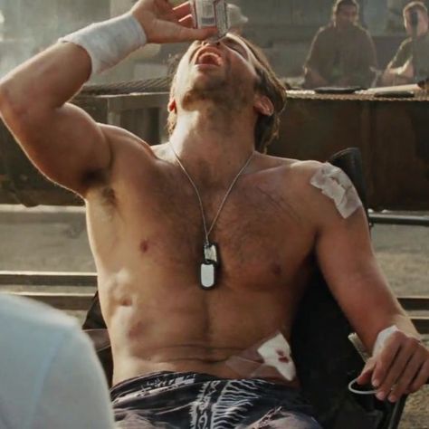 Bradley Cooper Aesthetic, Bradley Cooper Shirtless, Bradley Cooper Hot, Jake G, Invincible Comic, Justin Bieber Images, Girl Dinner, Jake Gyllenhaal, Celeb Crushes