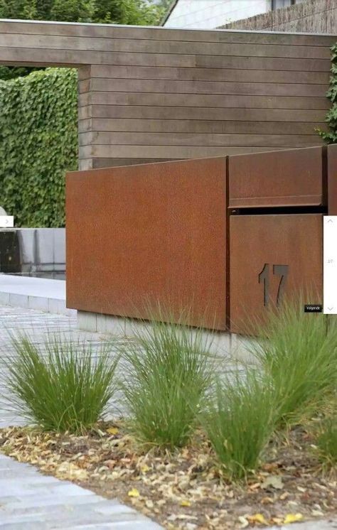 Pagar Modern, Palisade Fence, Tor Design, Driveway Gates, Steel Fence, Front Yard Fence, Casa Exterior, Modern Fence, Driveway Gate