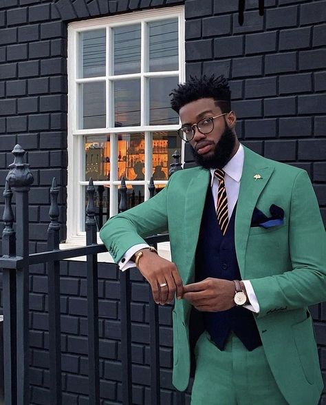 Green Men Suits, Green Groomsmen, Black Mens Fashion Suits, African Print Pants, Stylish Mens Suits, Black Suit Men, Church Logo, Suit Ideas, Classy Suits