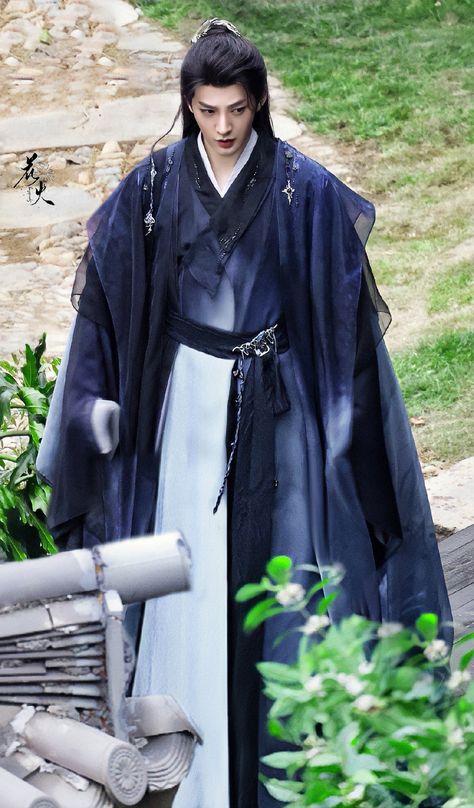 Men Hanfu Chinese Clothing, Blue Hanfu Men, Modern Hanfu Men, Ancient Chinese Clothing Men, Chinese Tang Dynasty Clothing, Hanfu For Men, Traditional Chinese Clothing Male, Chinese Traditional Clothing Men, Chinese Hanfu Male