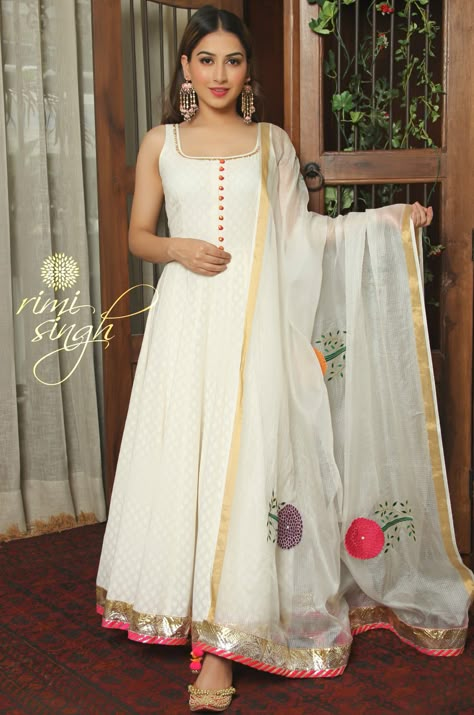 Masakali...Masakali...Masakali Spring/Summer'19 Ivory cotton jacquard anarkali with matching kota silk dupatta with multicolored pure silk flowers patched into it. Available exclusively at Rimi Singh Studio A 999 Sushant Lok 1 Gurgaon #9818310054. Party Dress Indian, Chanderi Dupatta, Cotton Anarkali, Anarkali Dress Pattern, Anarkali Kurti, Casual Indian Fashion, Salwar Kamiz, Traditional Indian Outfits, Indian Gowns Dresses