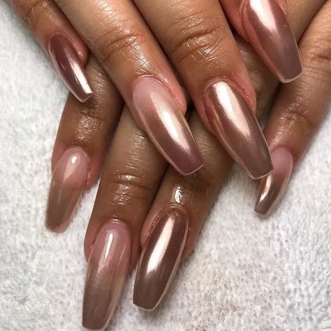 Copper Nails Designs, Chrome Nail Designs, Ombre Chrome Nails, Purple Chrome Nails, Red Chrome Nails, Nails Shapes, Gold Chrome Nails, Reflective Nails, Chrome Nail Polish