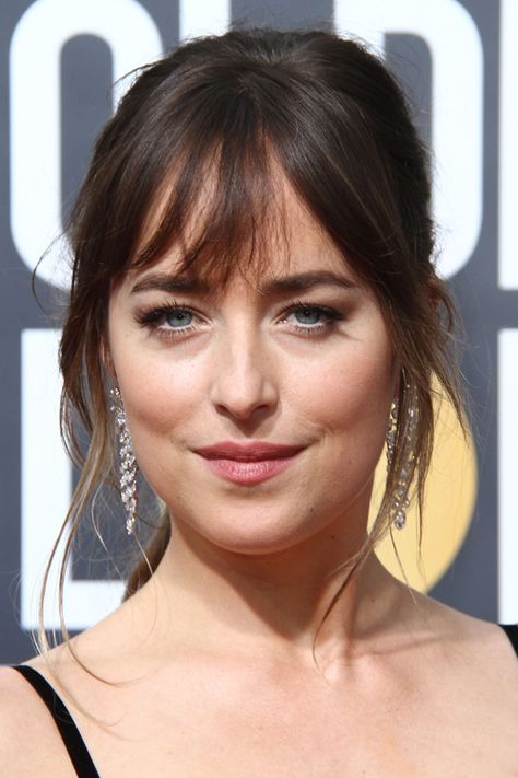 Dakota Johnson's Hairstyles & Hair Colors | Steal Her Style Dakota Johnson Bangs, Dakota Johnson Hair, Light Brown Highlights, Beverly Hills Los Angeles, Bangs Ponytail, Choppy Bangs, Gal Gadot Wonder Woman, Steal Her Style, Fashion Idol