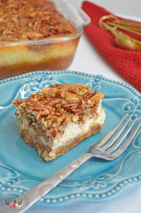 Easy Pecan Cheesecake, Pumpkin Pie Cheesecake Bars, Pecan Cheesecake Recipes, Pumpkin Pecan Cheesecake, Pecan Pie Cheesecake Bars, Pecan Cheesecake Bars, Snack Christmas, Best Pecan Pie, Pecan Pie Cheesecake