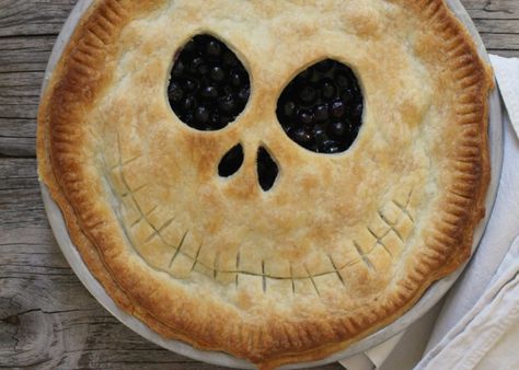 Flapper Pie - Dinner With Julie Pancake Easy, Flapper Pie, Halloween Treats To Make, Pie Crust Designs, Japanese Pancake, Spooky Halloween Treats, Pancakes Easy, Halloween Dinner, Blueberry Pie