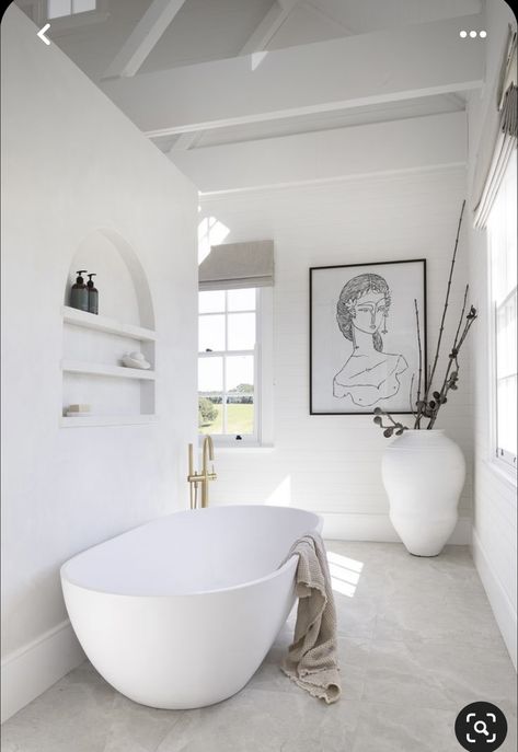 Vaulted Ceiling Bathroom Ideas, Scandinavian Bathroom Design Ideas, Scandi Bathroom, Master Ensuite Bathroom, Modern White Bathroom, Country Interior Design, Small Bathroom Renovations, Master Ensuite, Scandinavian Bathroom