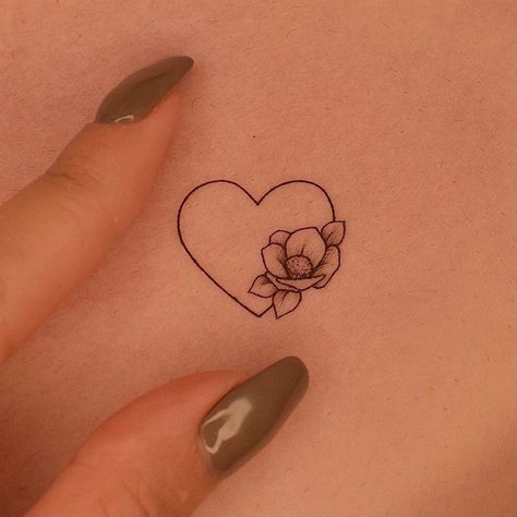 45 Cute Small Tattoo Ideas to Inspire You Small Heart And Butterfly Tattoo, Small Heart Flower Tattoo, Mamma Tattoo, Unique Heart Tattoos, Small Bff Tattoos, Open Heart Tattoo, Cute Small Tattoo Ideas, Just Breathe Tattoo, Heart Flower Tattoo