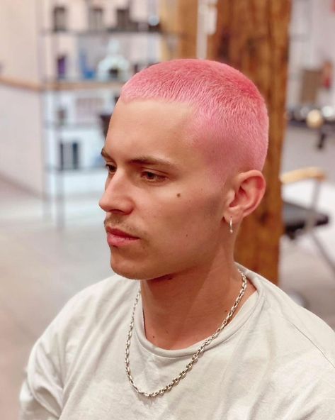 Bleached Hair Men, Short Bleached Hair, Vintage Hairstyles For Long Hair, Short Platinum Blonde Hair, Girls With Shaved Heads, Mens Haircuts Short Hair, Dyed Hair Men, Hair Dye Tips, Shaved Hair Designs